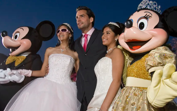 Labubu serta Disney Bukan Bermain di Bumi Mainan