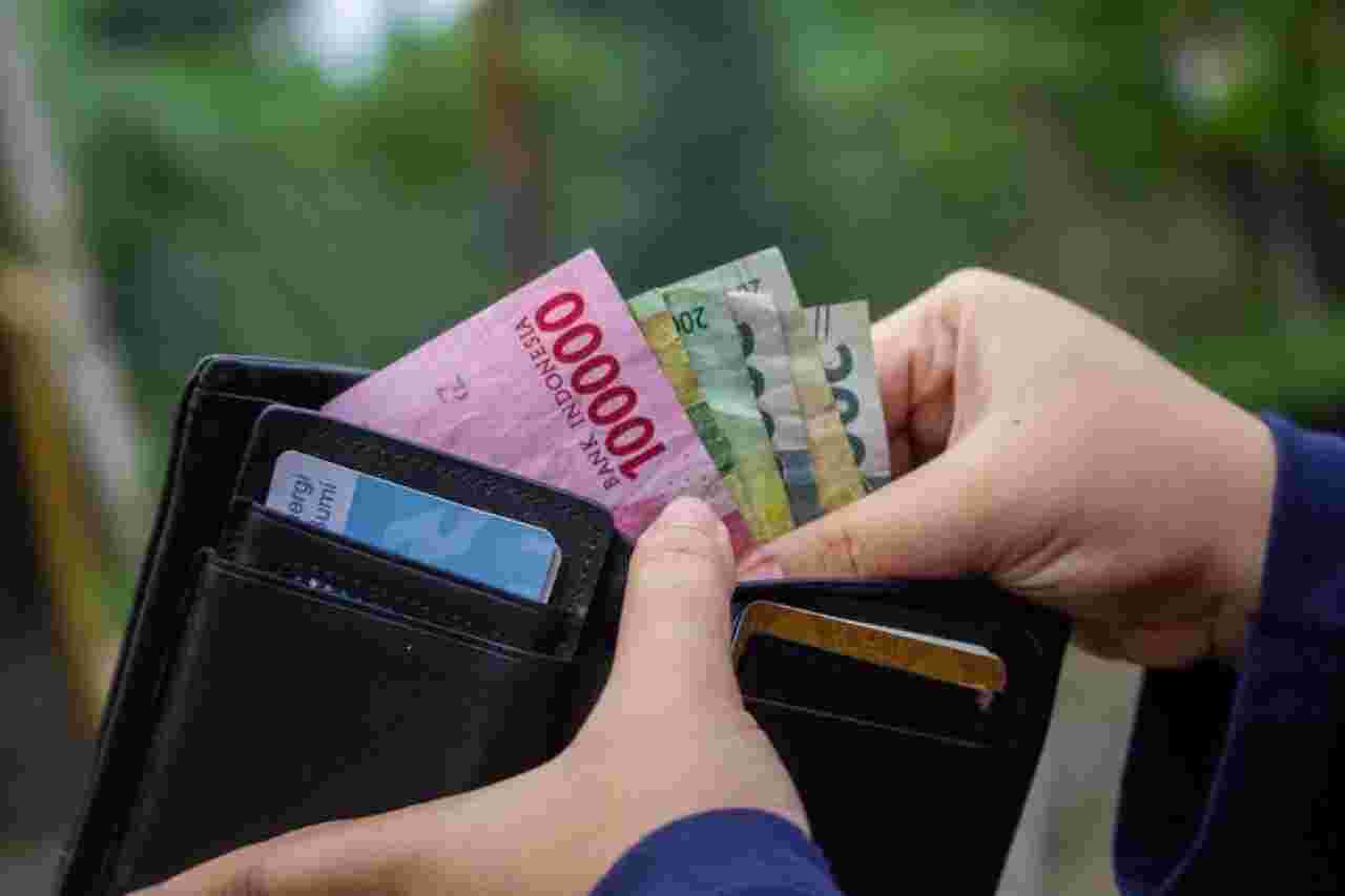 Strategi Menyisihkan Uang Dari Gaji Bulanan - Metode Menyisihkan Beberapa dari Pendapatan buat Menyimpan uang