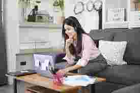 Tips Produktif Bekerja Dari Rumah - Strategi Supaya Senantiasa Produktif Dikala Bertugas dari Rumah. Bertugas dari rumah ataupun