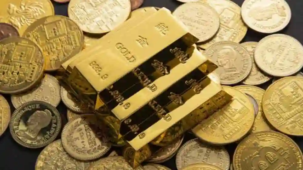 Investasi Emas Menjadi Pilihan Aman Jangka Panjang - Pemodalan kencana sudah lama diketahui selaku salah satu metode buat melindungi angka