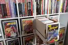 Membaca Komik Online Mengurangi Rasa Bosan - Di masa digital, hiburan bisa diakses dengan gampang lewat internet.