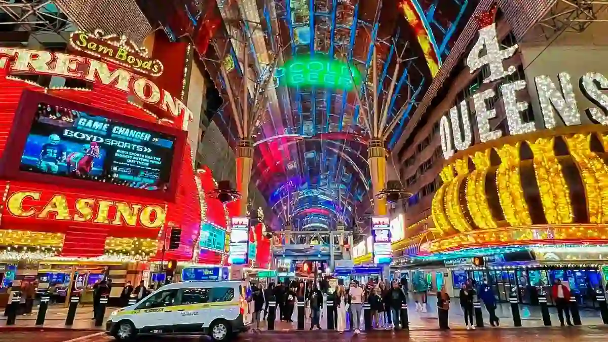 Fremont Street Experience di Las Vegas akan merayakan ulang tahun ke-30 dengan perayaan di bulan Desember
